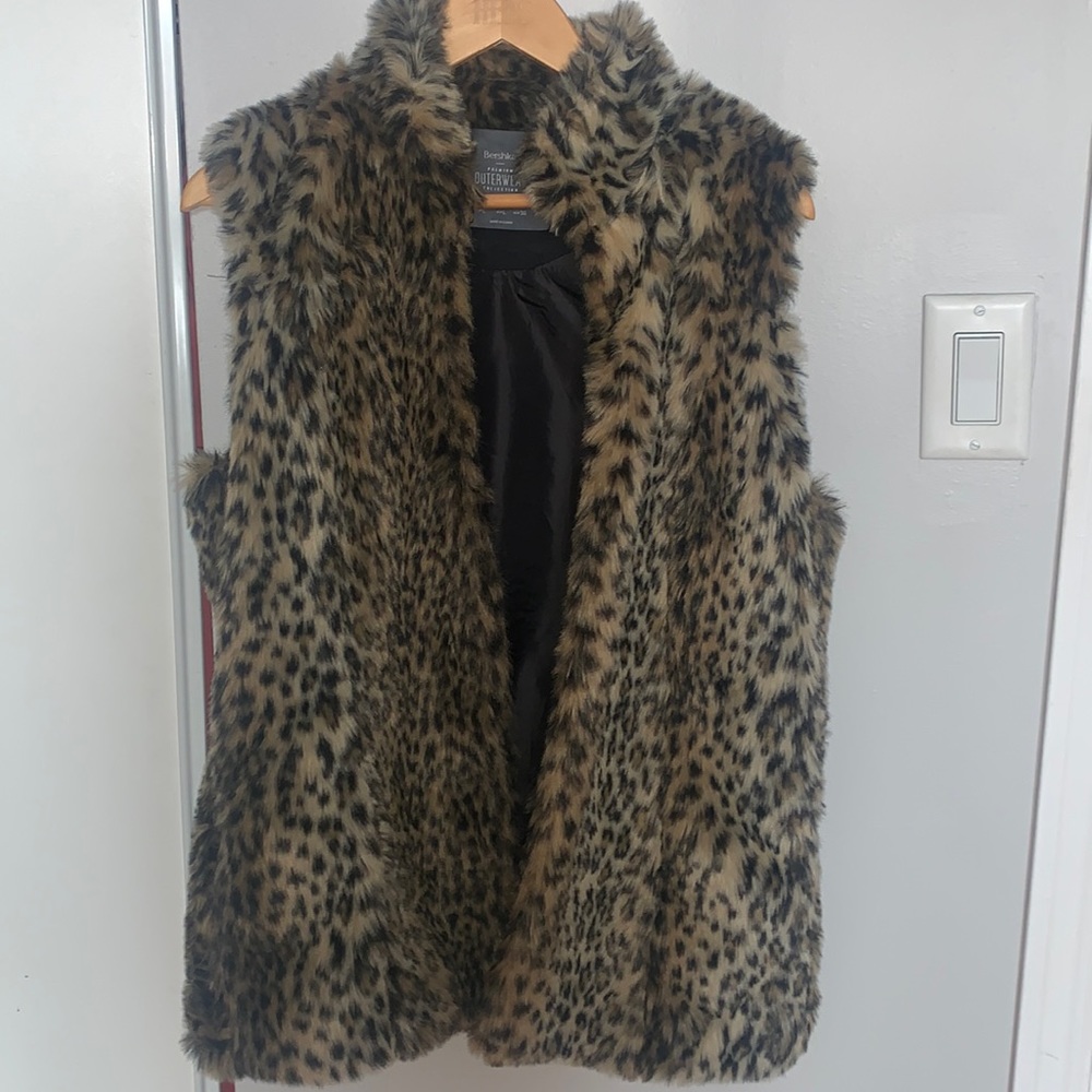 Bershka Faux Fur Leopard Print Vest in Tan and Black